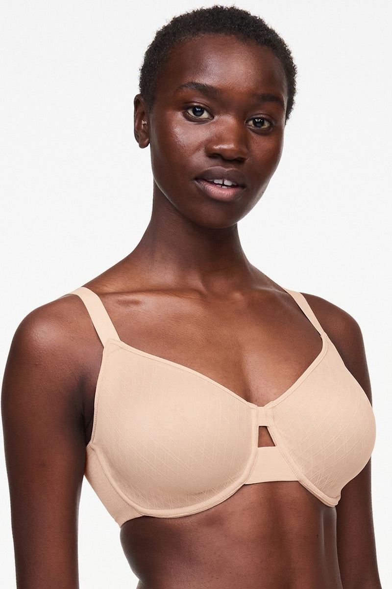Chantelle Smooth Lines Back Smoothing Seamless Minimizer Bra 01N NUDE BLUSH  buy for the best price CAD$ 119.00 - Canada and U.S. delivery – Bralissimo