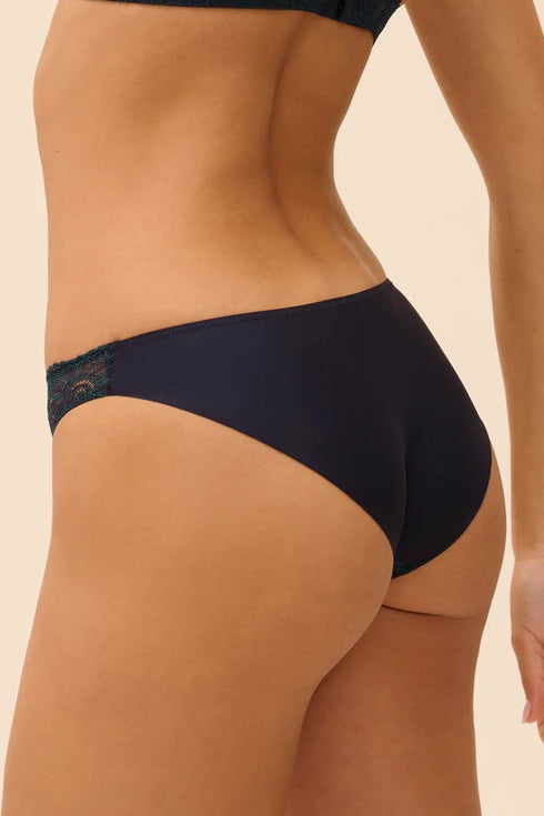 Simone Perele 1G1 Poème Brief