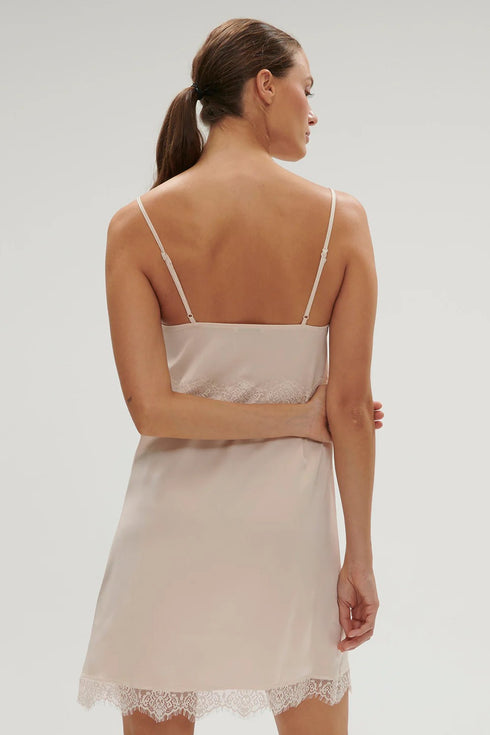Simone Perele 23H Satin Secrets Nightdress