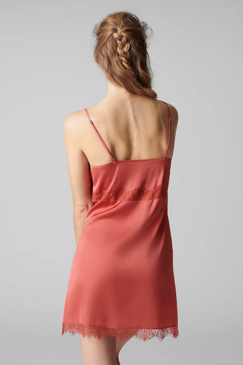 Simone Perele 23H Satin Secrets Nightdress