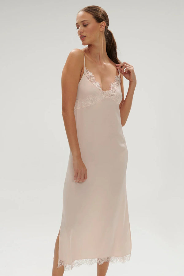 Simone Perele 23H Satin Secrets Nightdress
