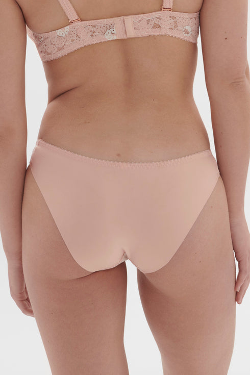 Simone Perele 1E1 Festive Brief