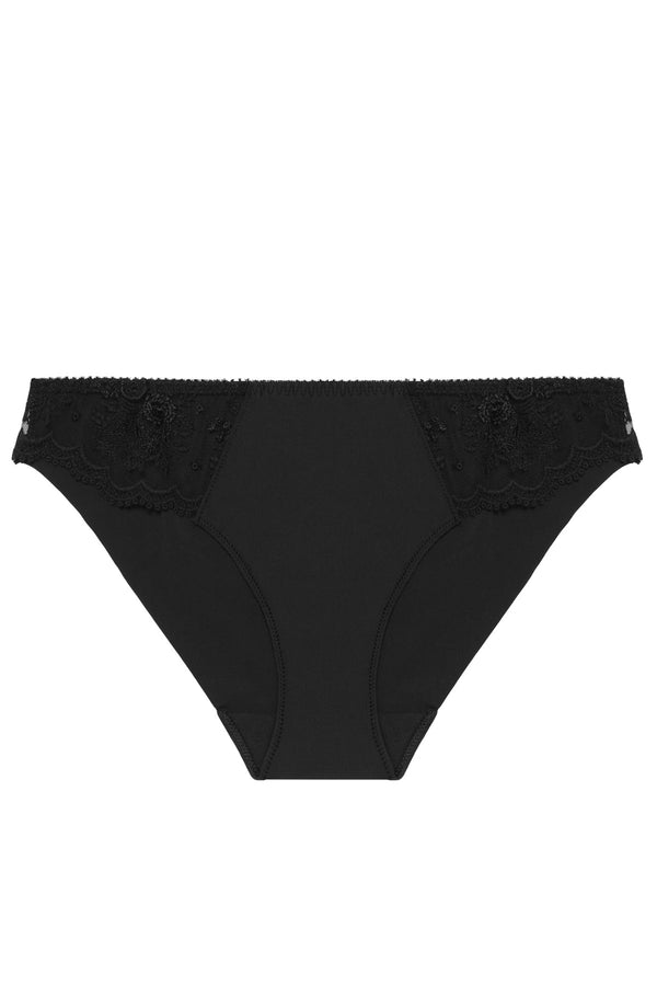 Simone Perele 1E2 Intrigue Brief