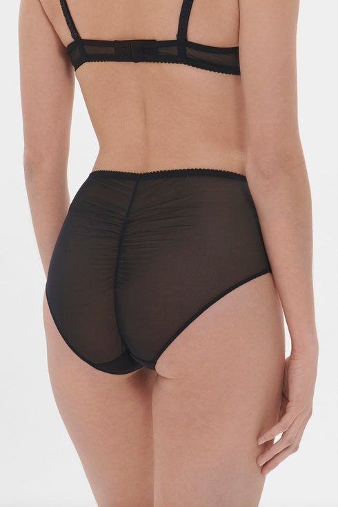 Simone Perele 1E2 Intrigue Deep Brief