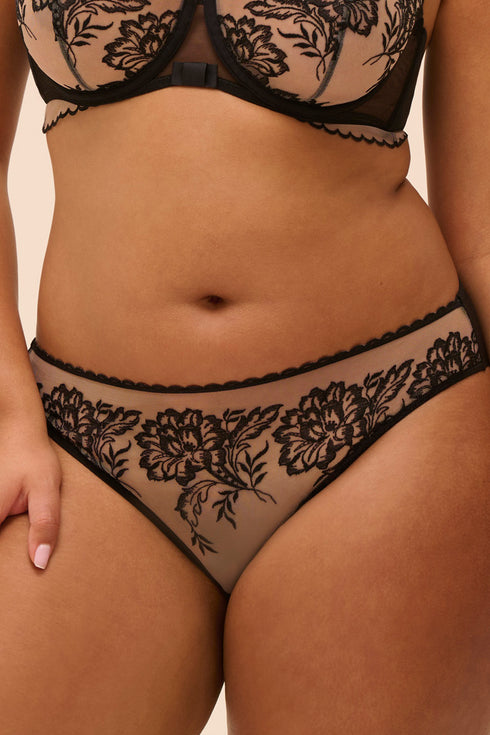 Simone Perele 1G2 Romance Brief