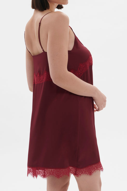 Simone Perele 23H Satin Secrets Nightdress