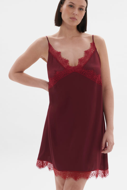 Simone Perele 23H Satin Secrets Nightdress