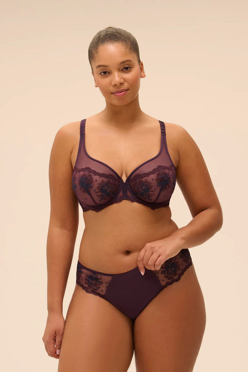 Simone Perele 1E2 Intrigue Brief