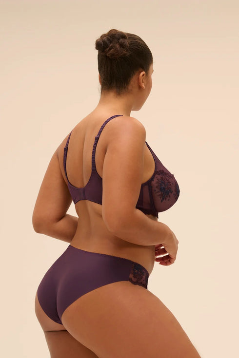 Simone Perele 1E2 Intrigue Brief