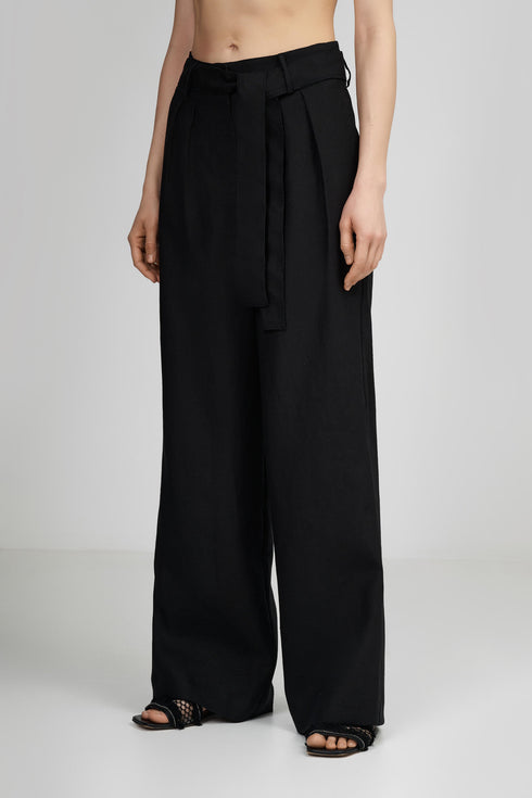 Shan Lina Linen Pants Tied At The Waist