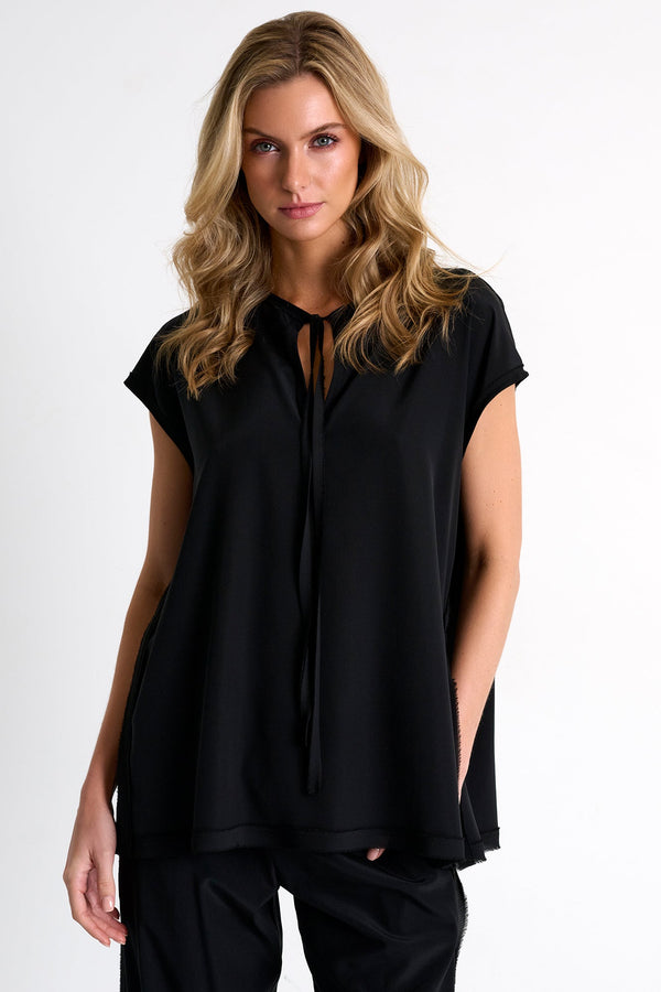 Silk Blouse With Boat Neckline 02 / 800 Black