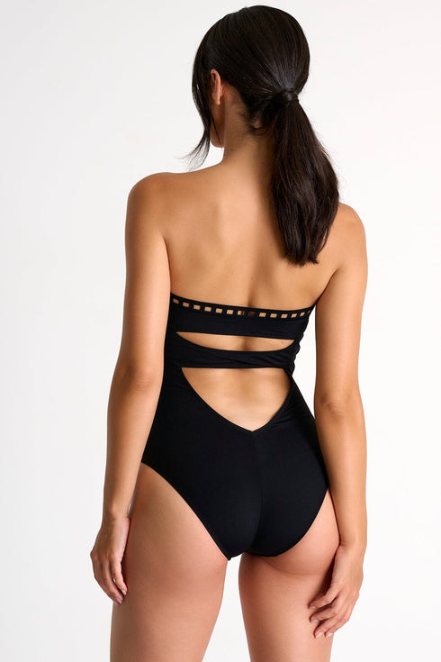 Strapless One-Piece Swimsuit With Mosaic Cutouts 04 / 800 Black