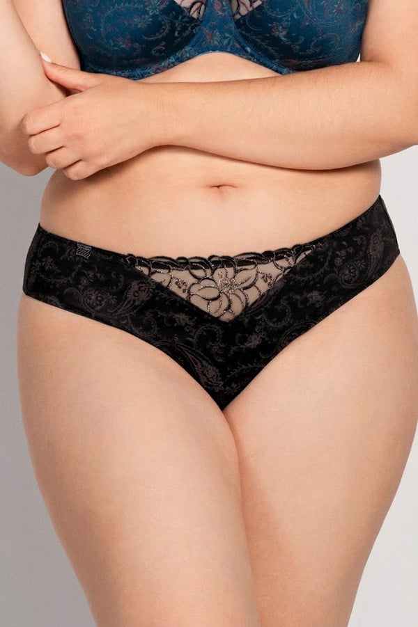 Ulla Zoe Thong