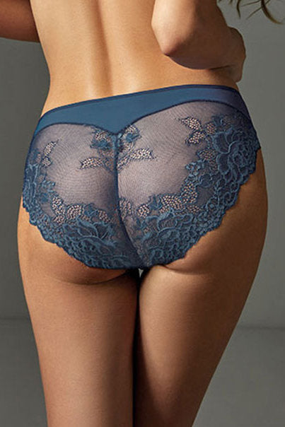 Janira Greta Brislip Color