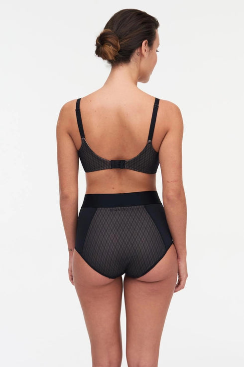 Chantelle Smooth Lines Back Smoothing Seamless Minimizer Bra