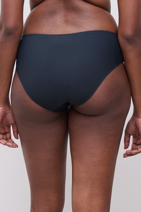 Chantelle Intrigue Full Brief