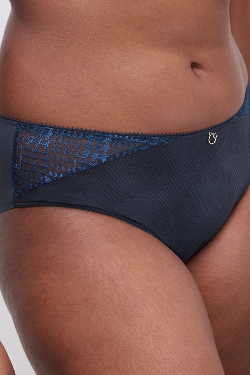 Chantelle Intrigue Full Brief