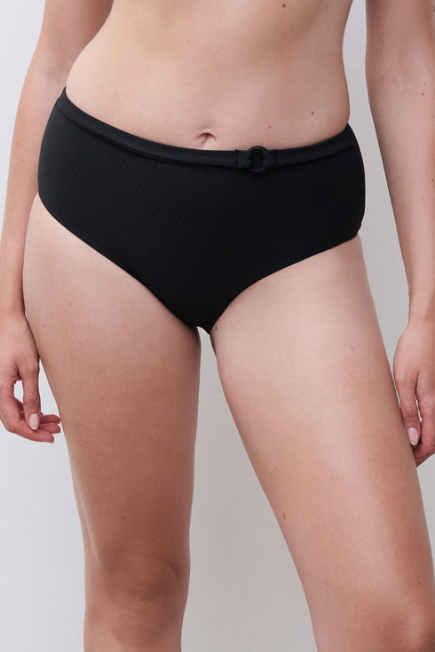 Femilet Navarino Full Brief