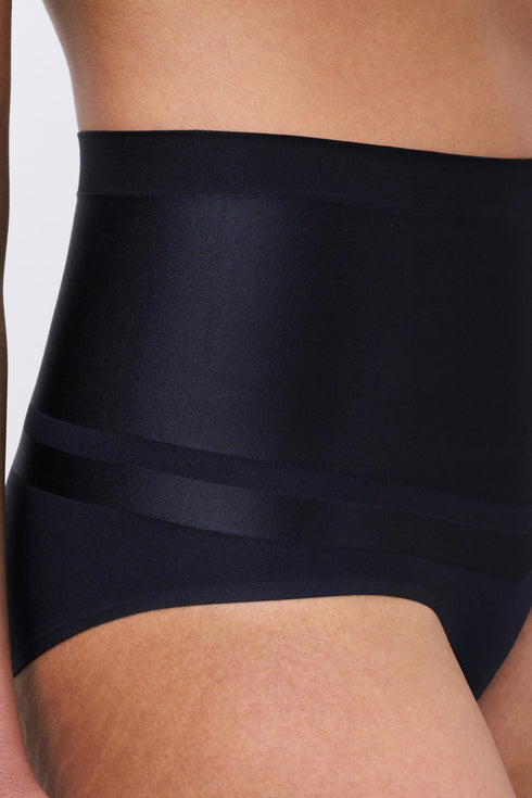 Chantelle Brilliant Shaping Smoothing Full Brief