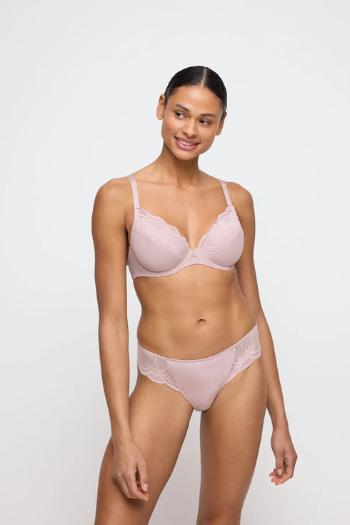 Marie Jo Cathia Thong