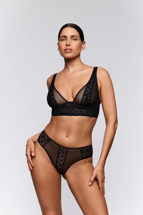 Sarda Ariarne Full Briefs