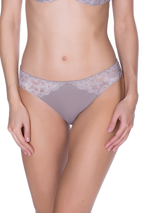 Rosa Petal Melanie Brief