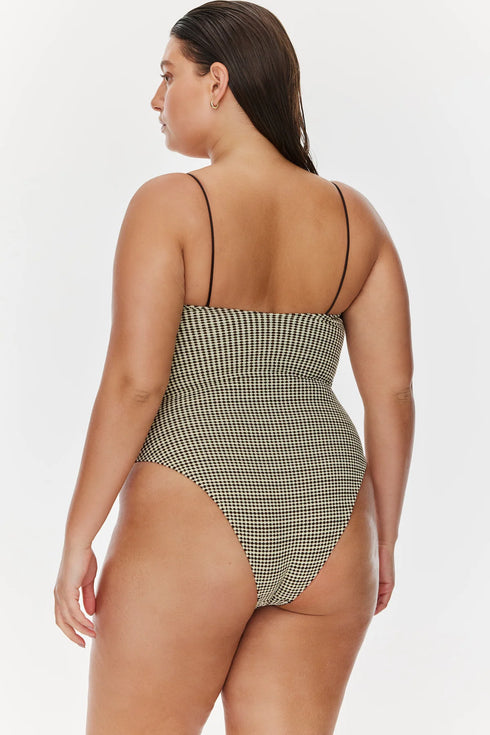 Gottex Flirtt Sandy Beach Scoop Neck One Piece Swimsuit