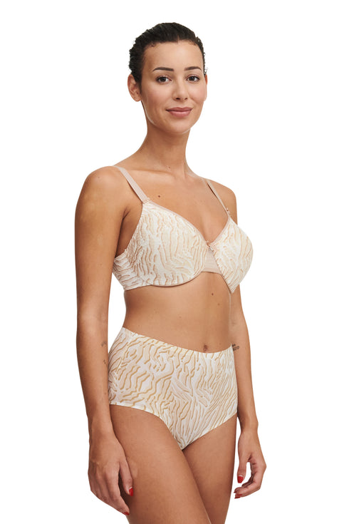 Chantelle C Magnifique Seamless Unlined Minimizer Bra