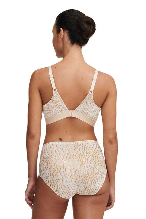 Chantelle C Magnifique Seamless Full Support Wireless Bra