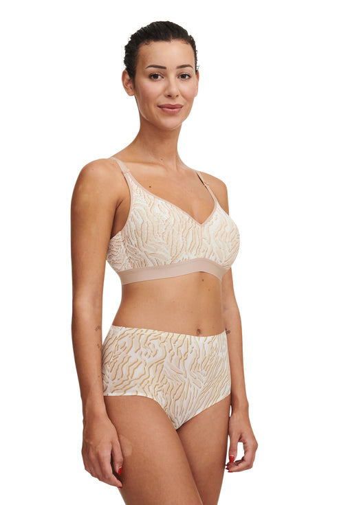 Chantelle C Magnifique Seamless Full Support Wireless Bra