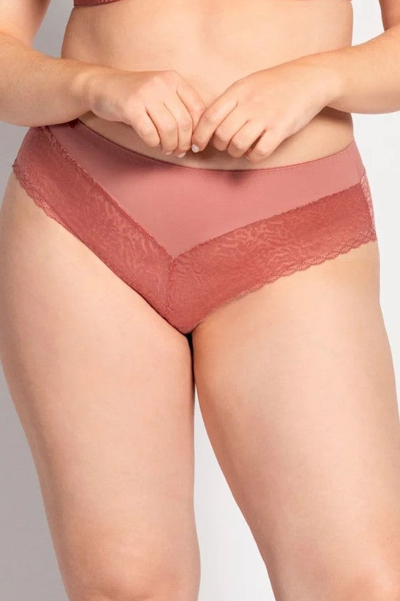 Ulla Lynn Panty