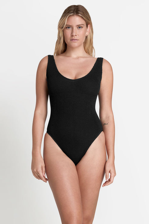 Bond-eye Core Mara One Piece