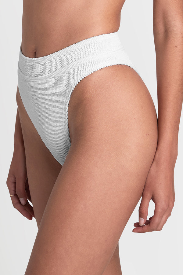 Bond-eye Core Savannah Brief