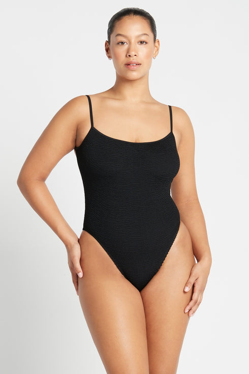 Bond-eye Core Fashion Low Palace One Piece