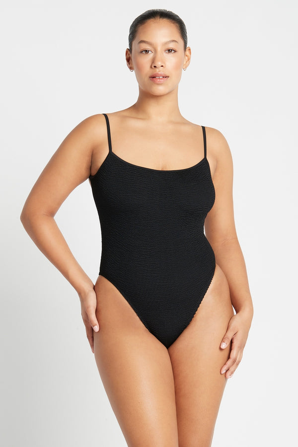 Bond-eye Core Fashion Low Palace One Piece