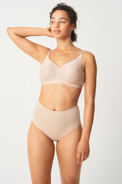 Chantelle C Magnifique Seamless Full Support Wireless Bra