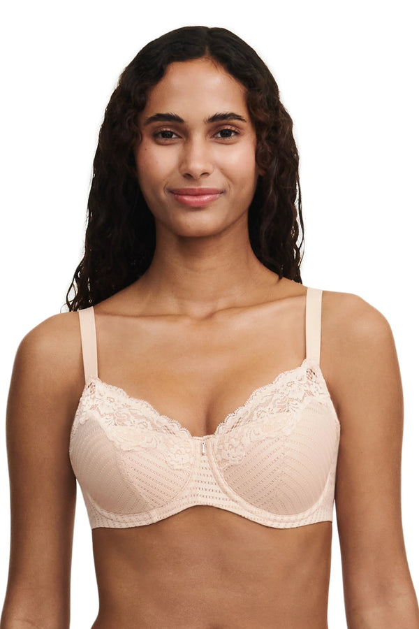 Chantelle Marilyn Underwired Covering Foam Bra