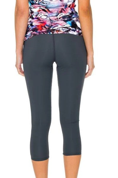 Luli Fama Cienfuegos Grommet Side Capri Legging
