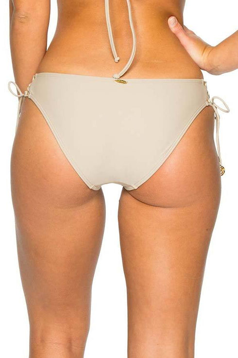 Luli Fama La Corredera Full Bottom