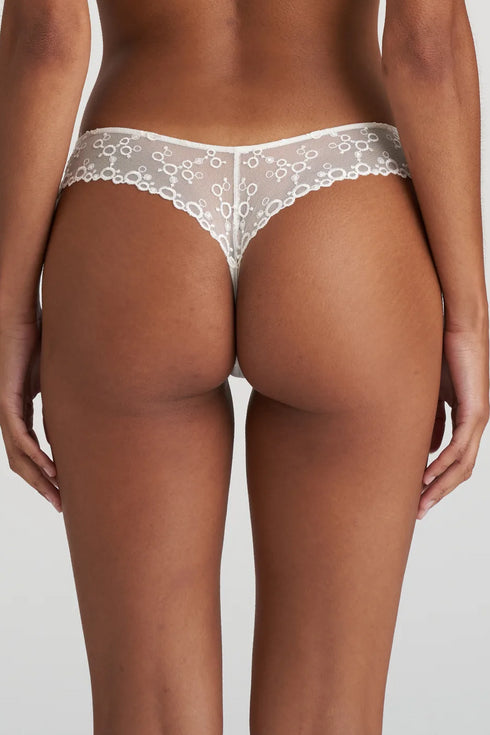 Marie Jo Nellie Thong