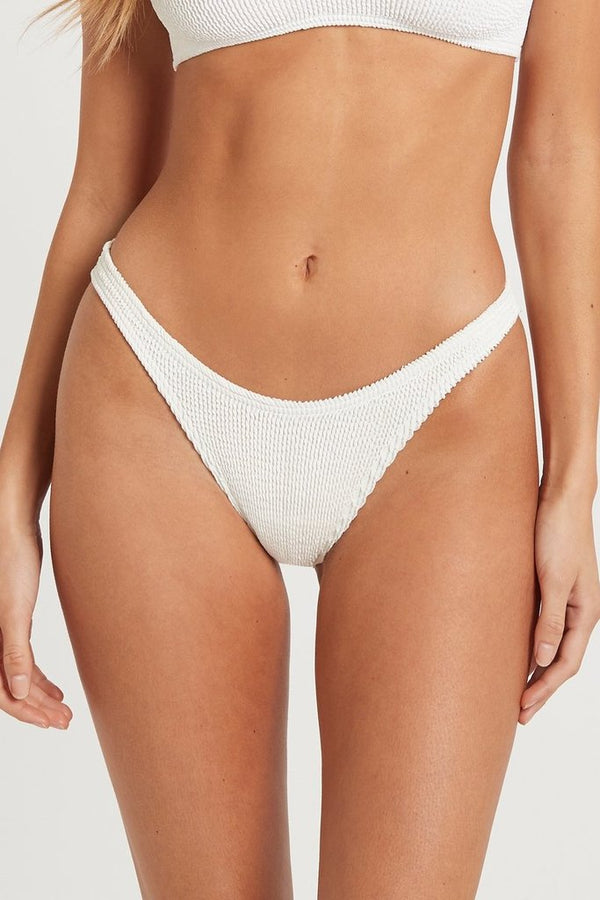 Bond-eye Core Scene Brief